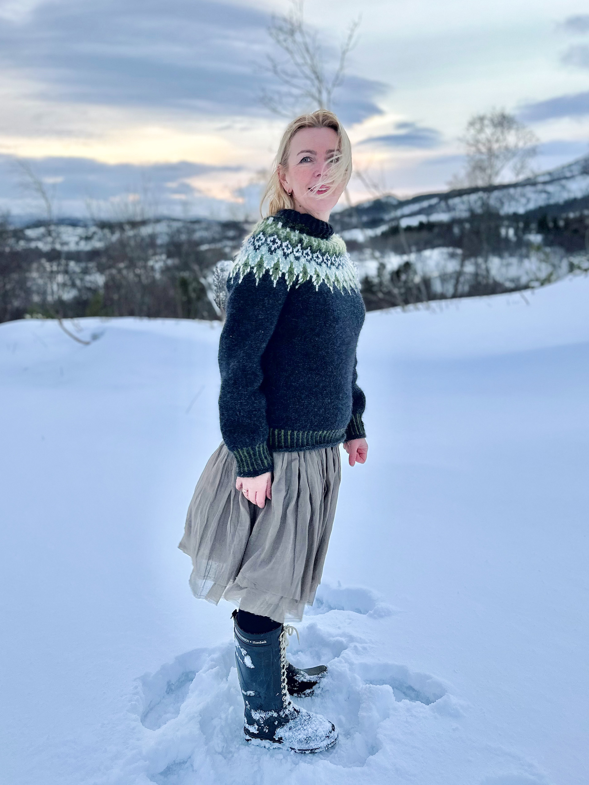 521E-06a Myrkutimi genser dame