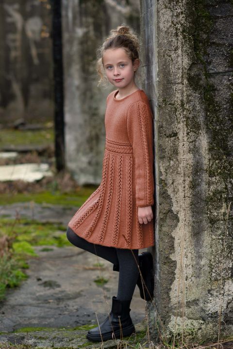 NELIA kjole støvet aprikos