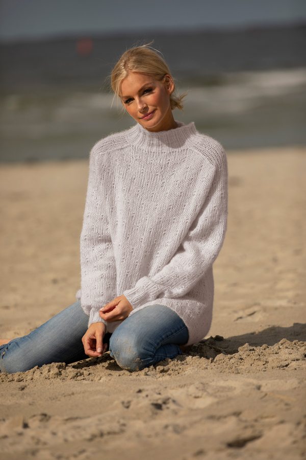 1923-2 Lys genser perlegrå