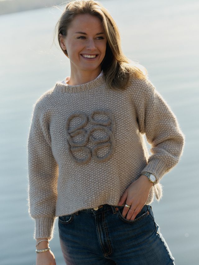 521EI-05d Rikke Crewneck