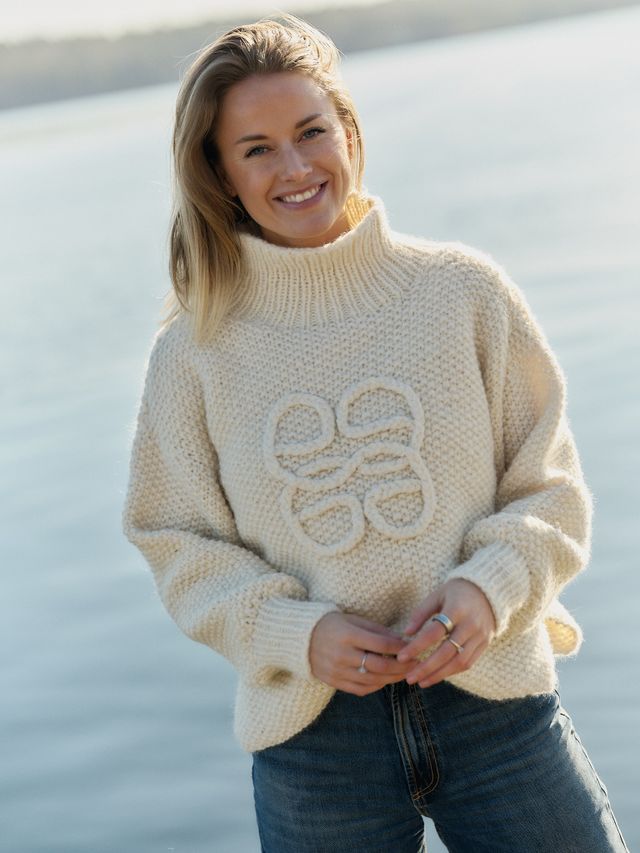 521EI-06c Rikke Turtleneck