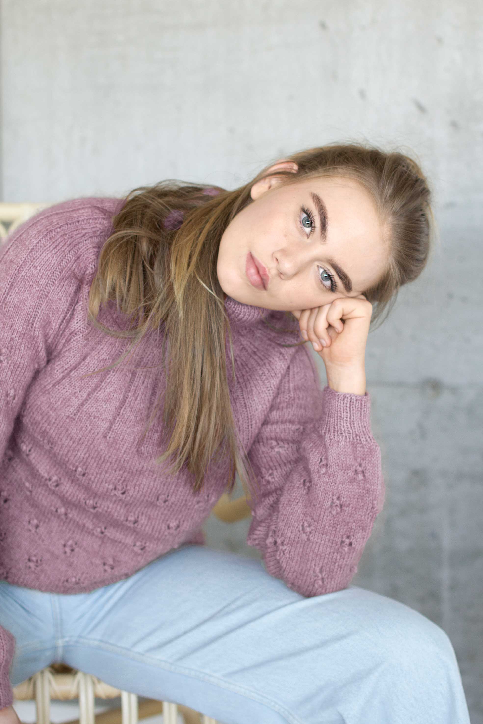 Spire genser støvet rosa