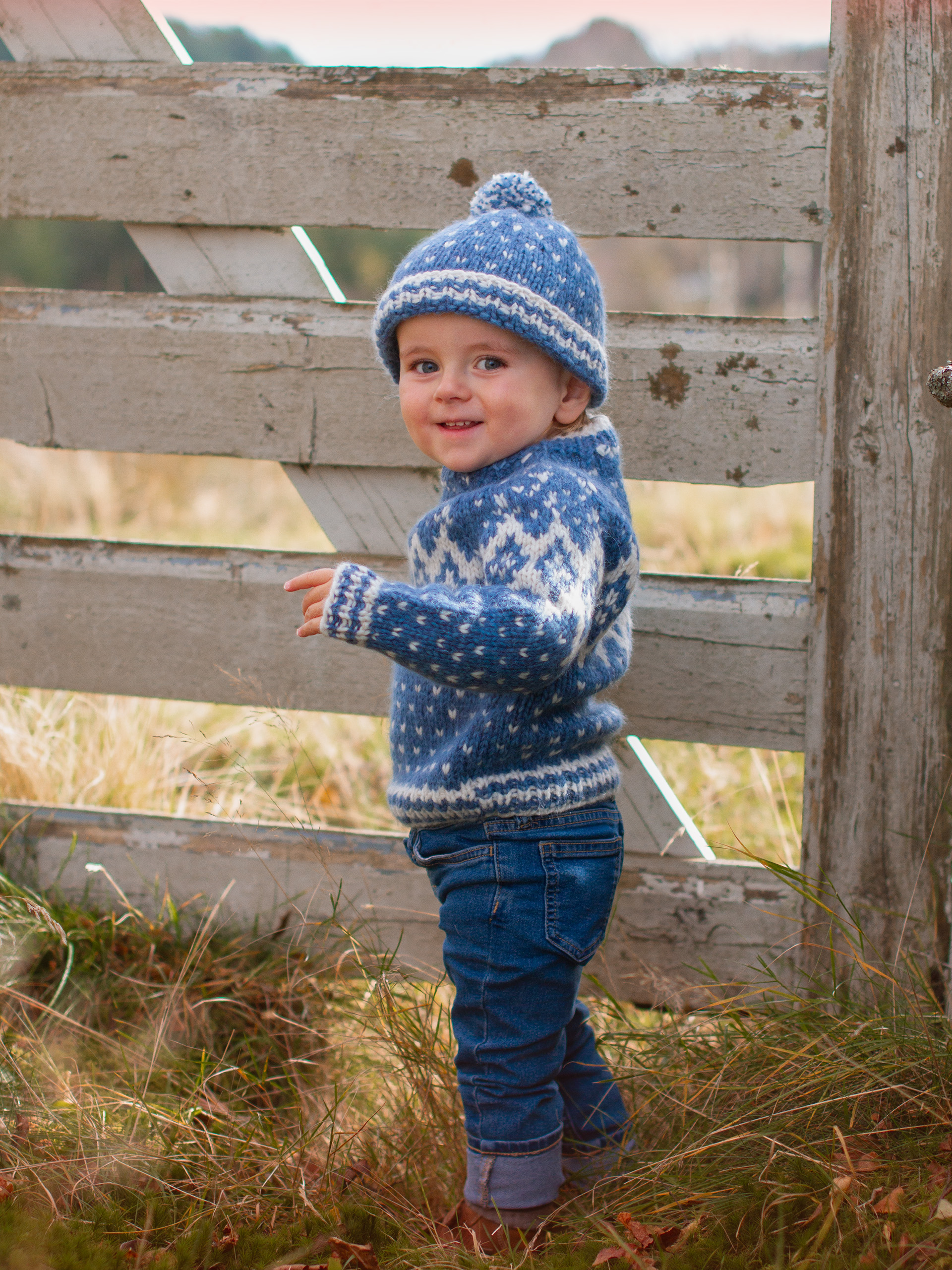 VIKSEMARKA genser & lue lys jeansblå