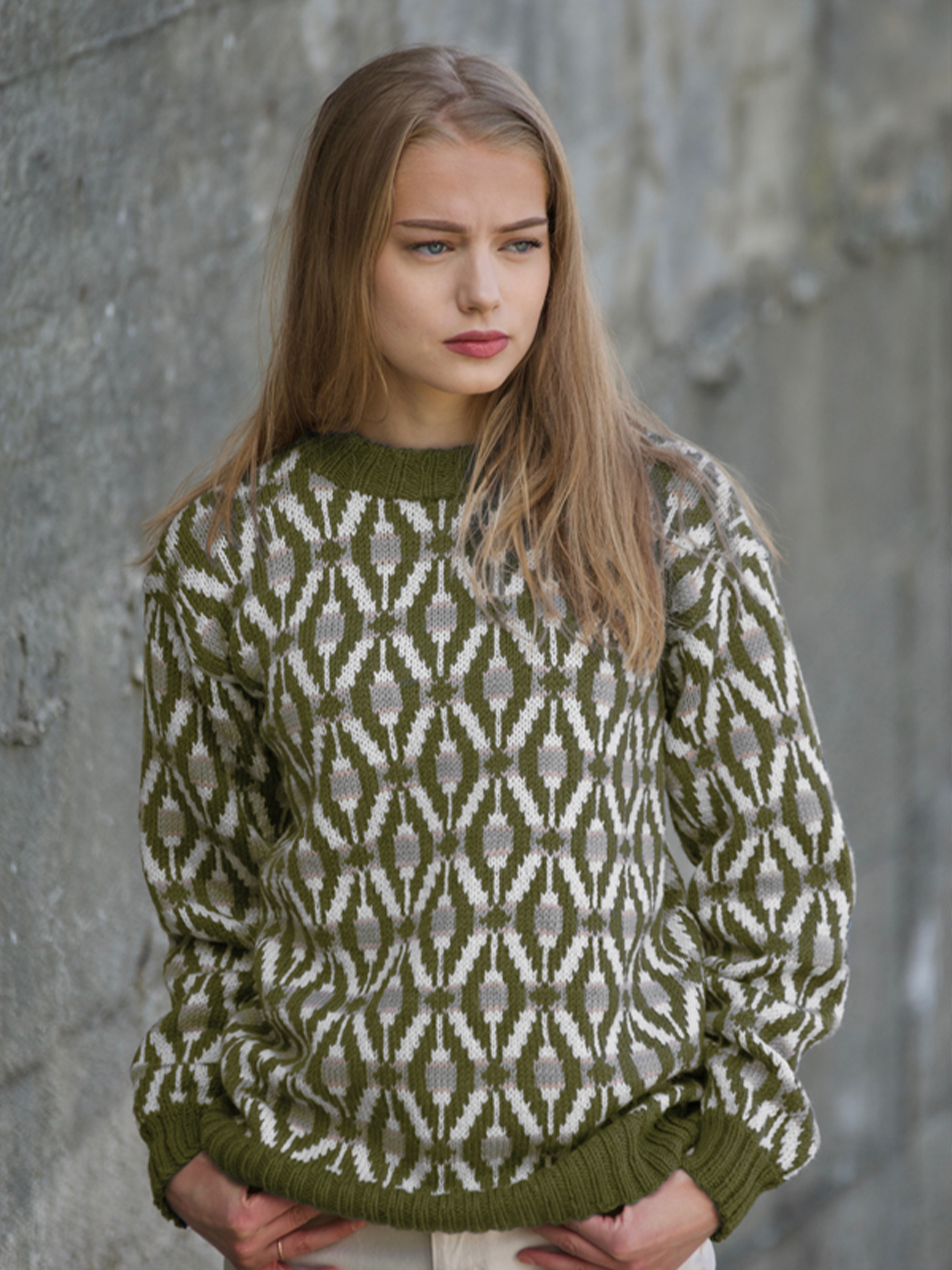 WANG genser olivengrønn