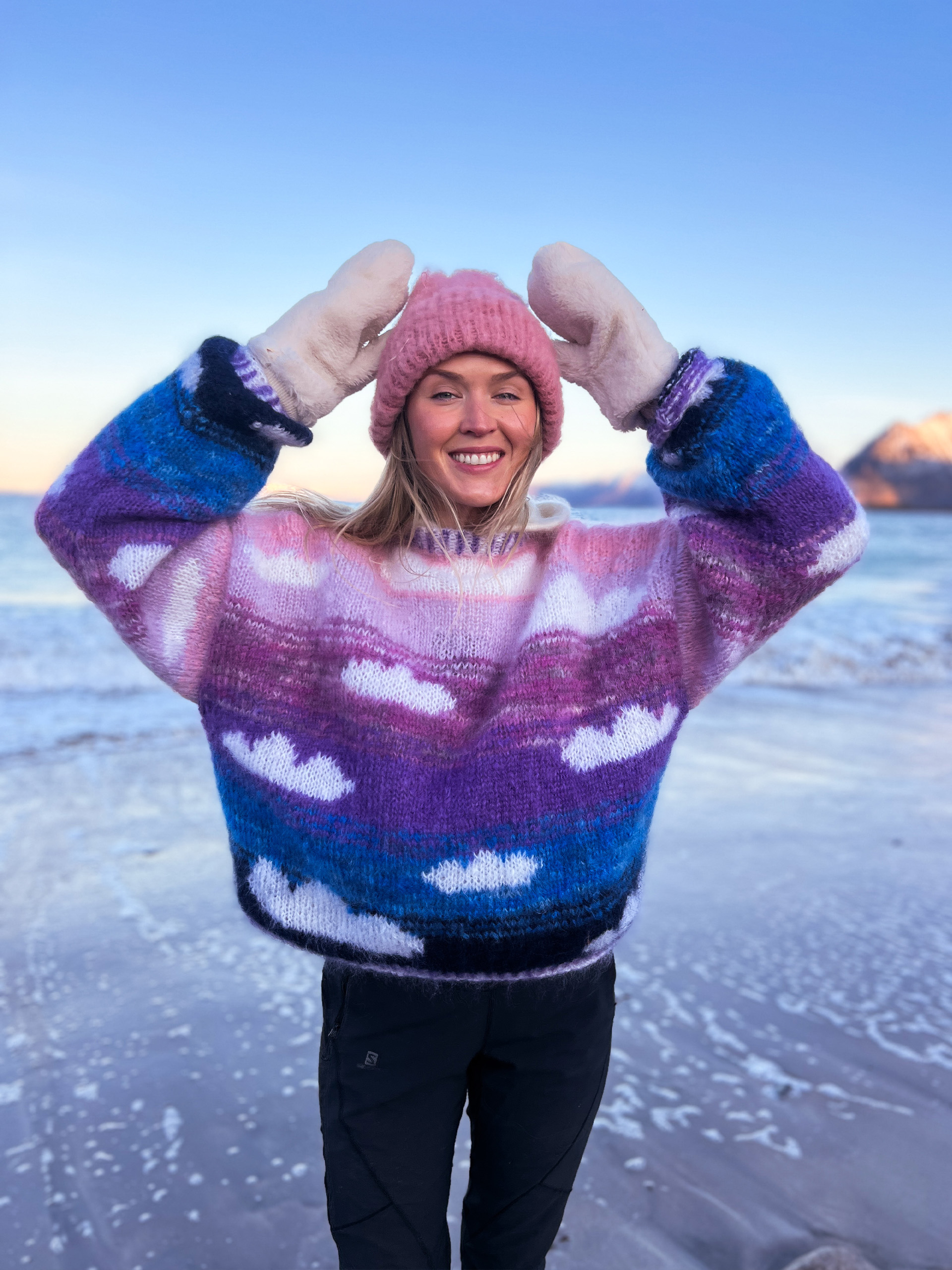 IR 01-01b Skyhigh genser (Påfugl in Paris)