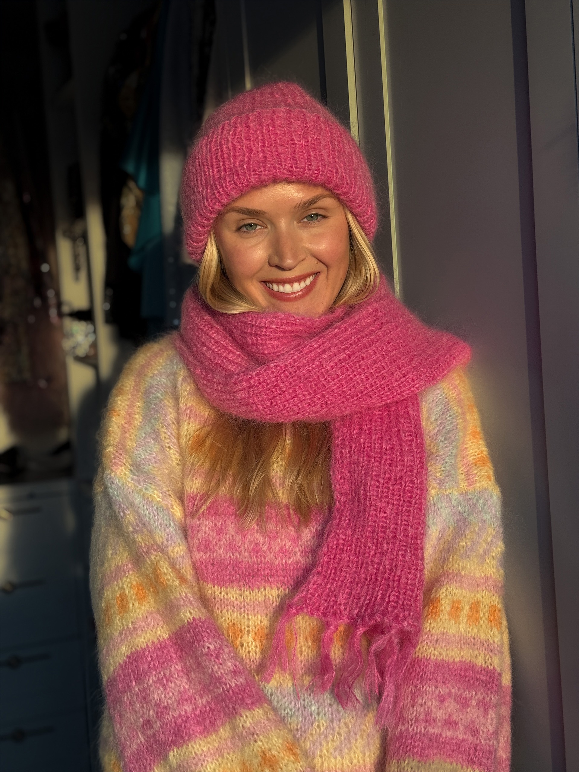 IR 05-02b Frost skjerf (Påfugl in Paris)