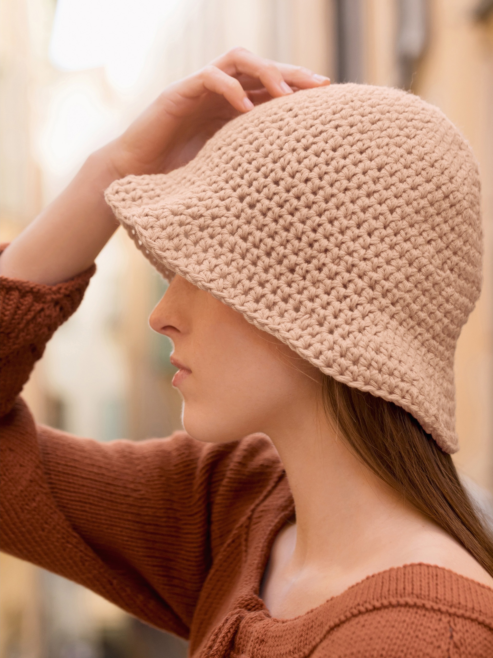 07-11g Daisy bøttehatt