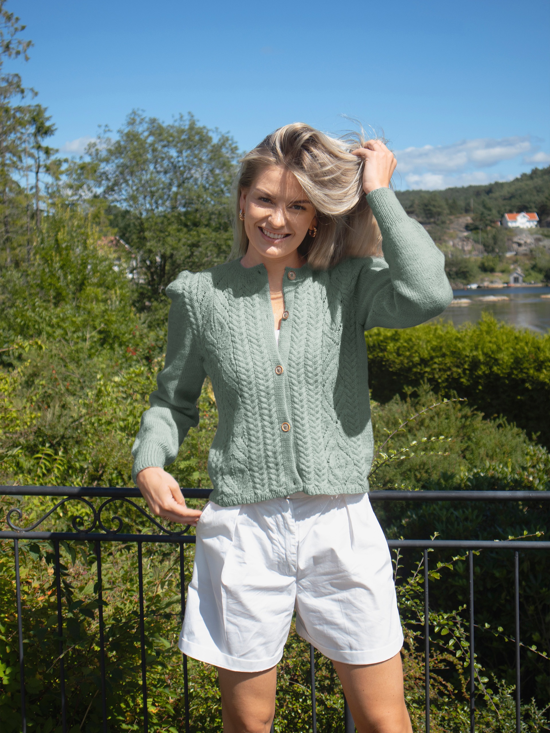 130-03d Tresser cardigan (Sterk)