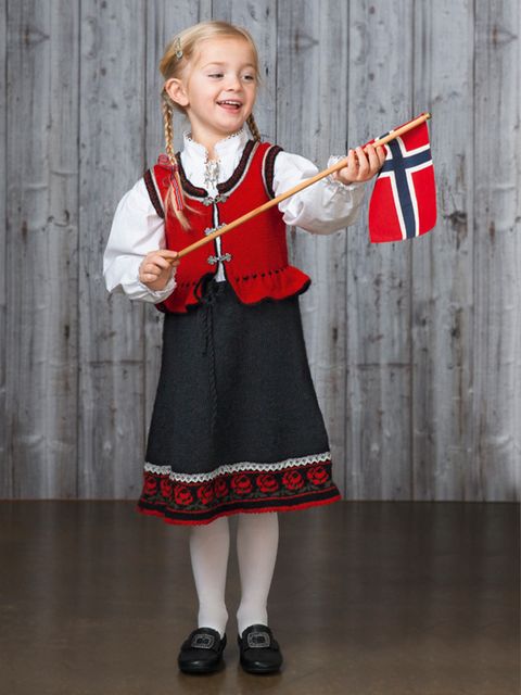 1603-2a Alexandra festdrakt