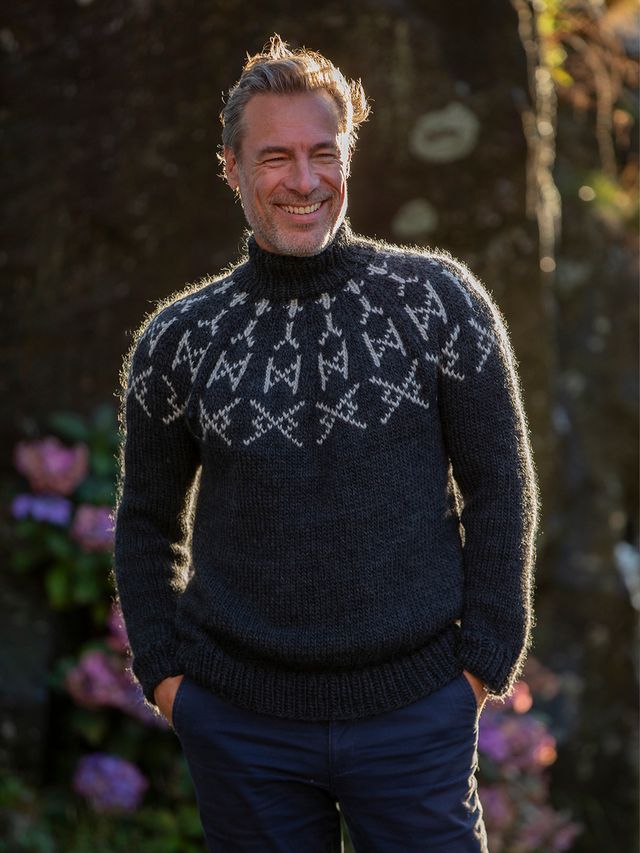 2426-7 Skyfall genser