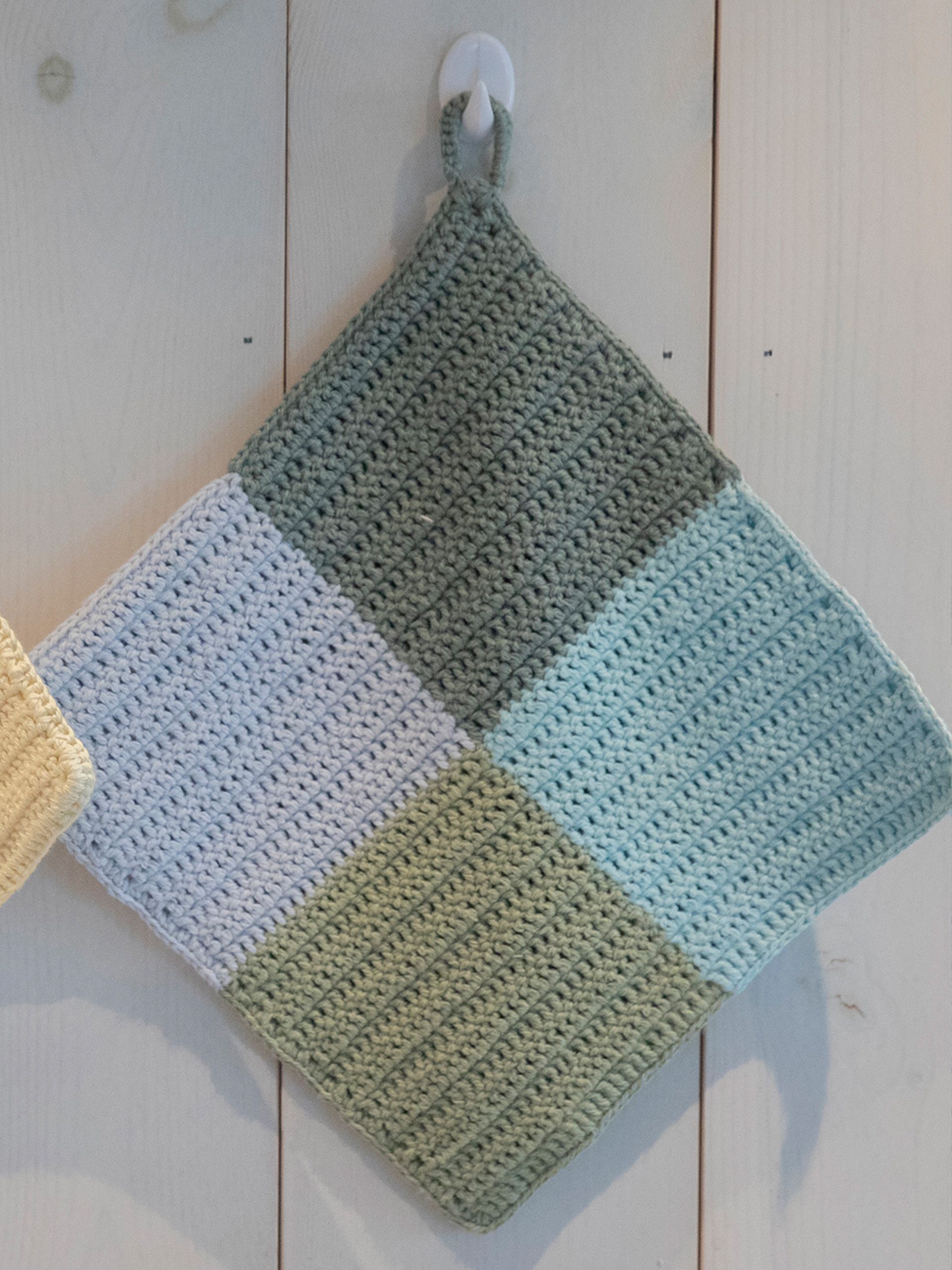 2427-25b Ruter grytekluter