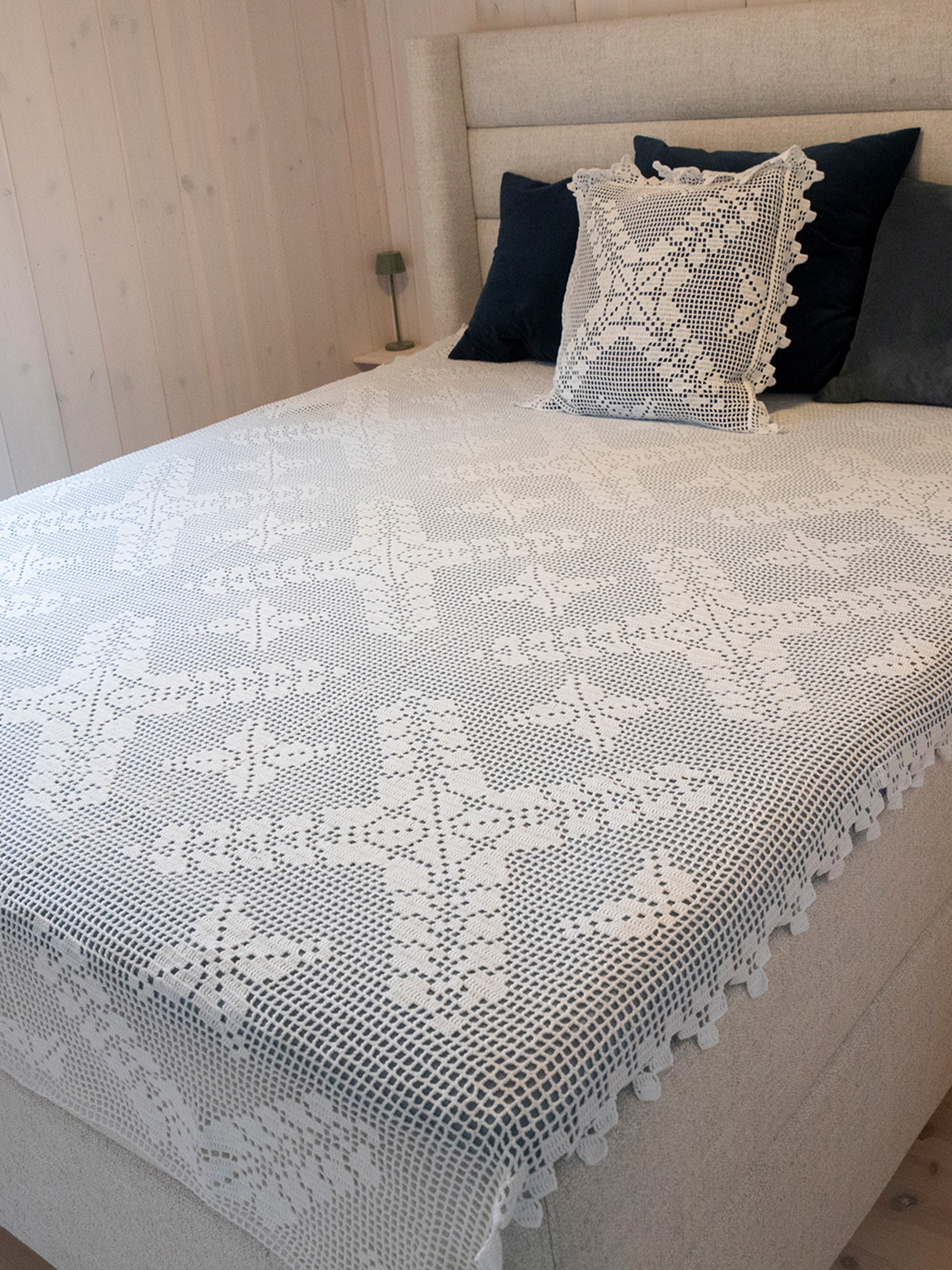 2429-4 Krossing sengeteppe