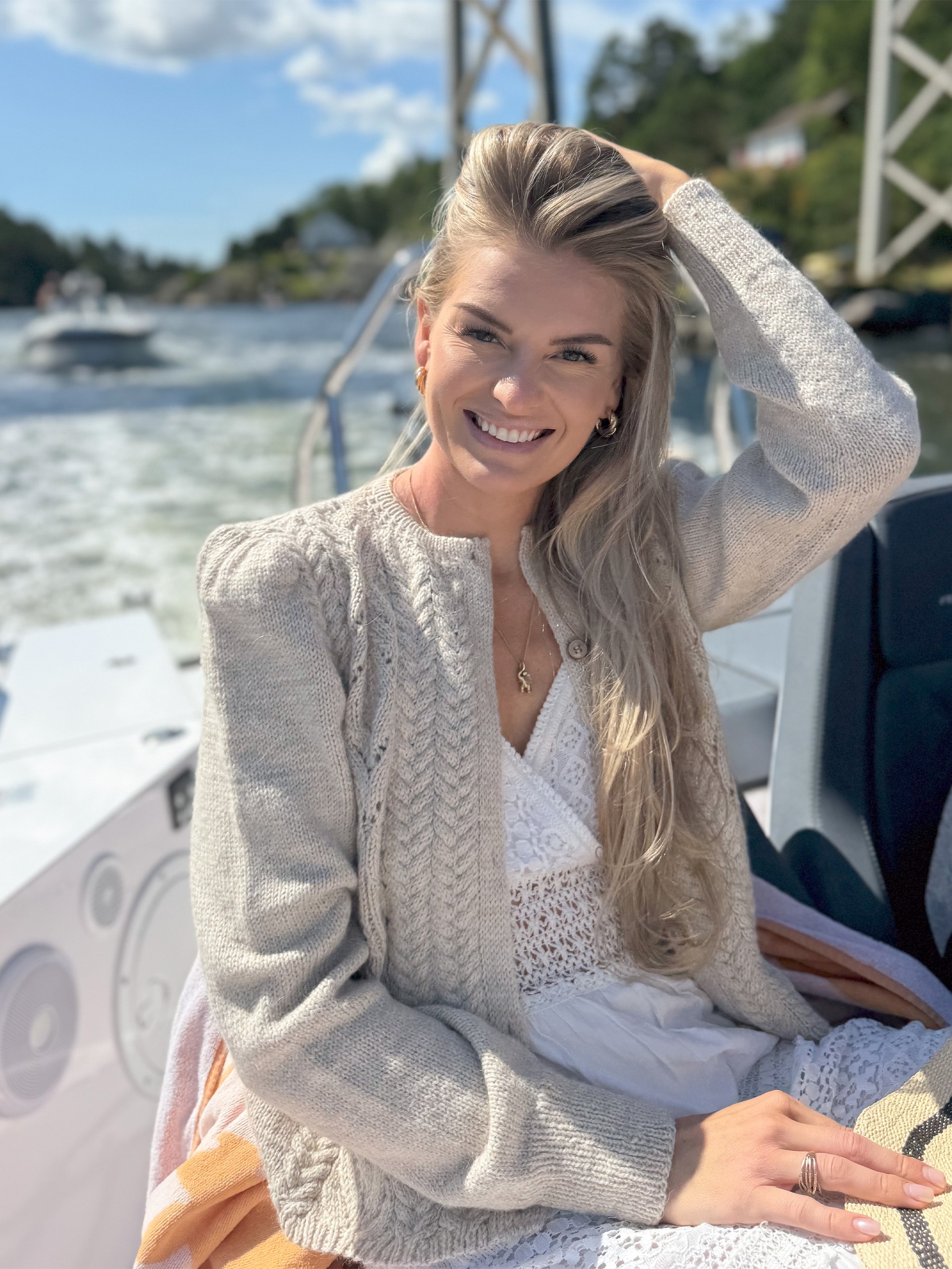 25-02a Tresser cardigan (Stay)