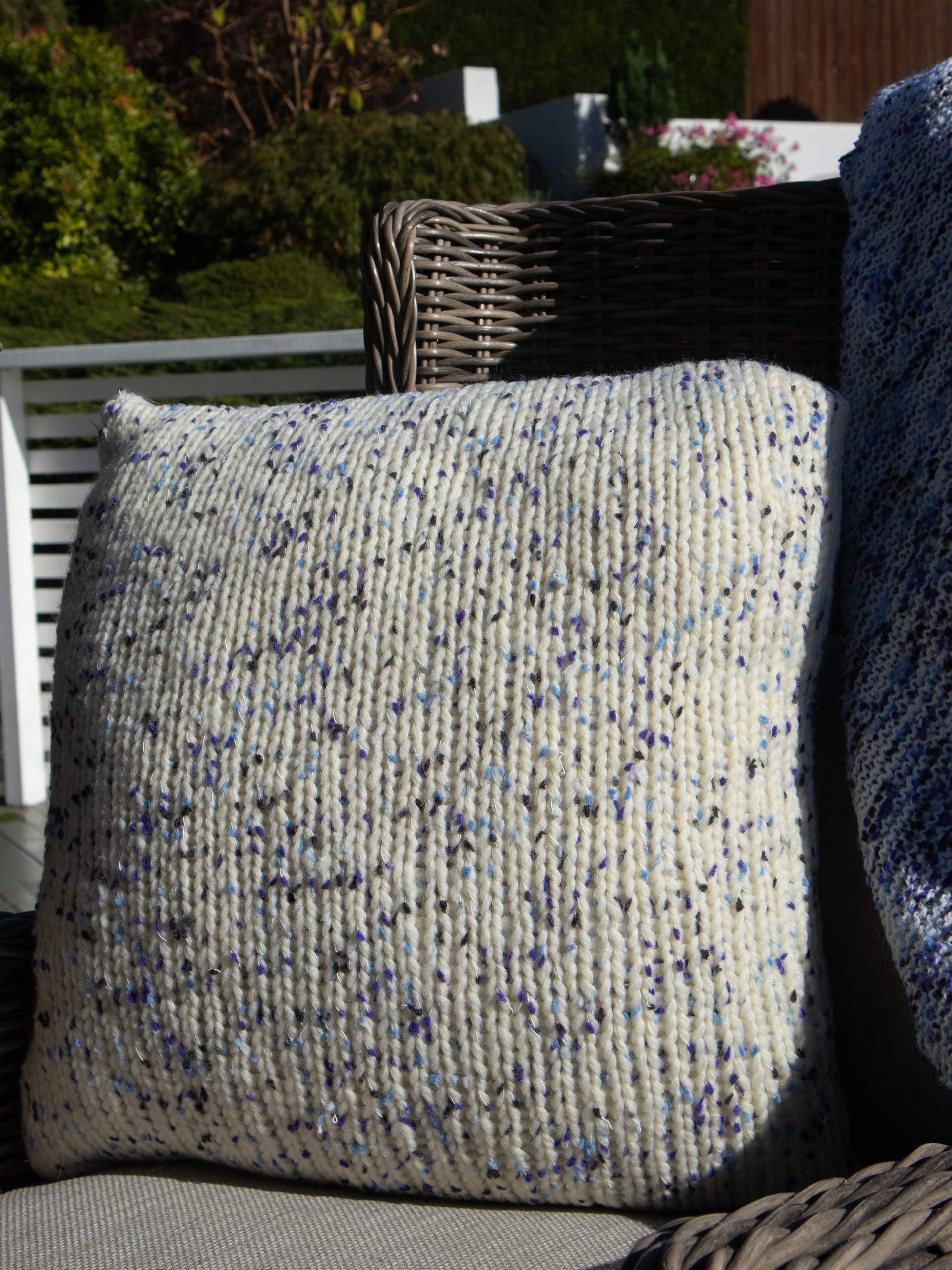 323-07a Ulldots pute