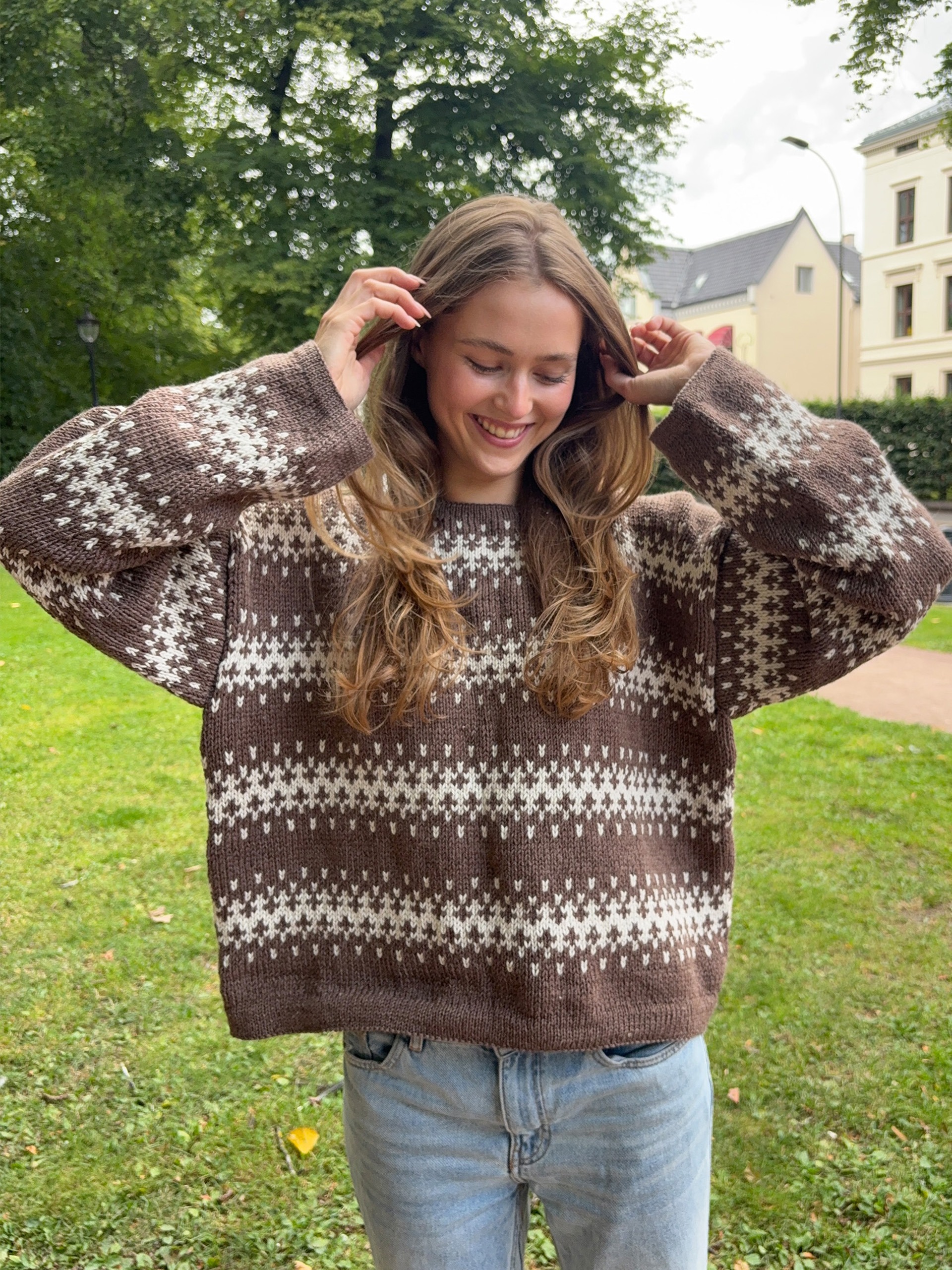 521TS-03b SANDOK mønster genser 