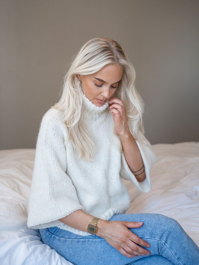 422V-01c LULA sweater natur